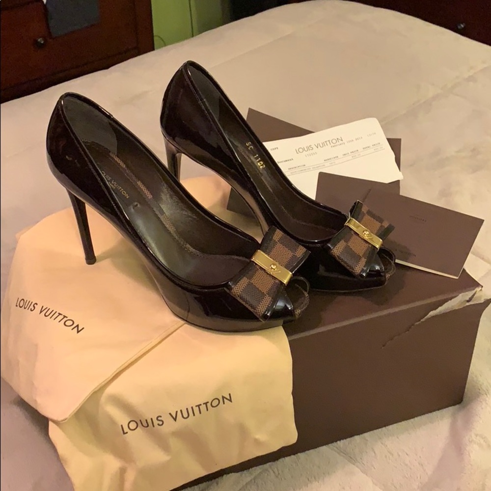 Louis Vuitton Damier Valentine Heels
